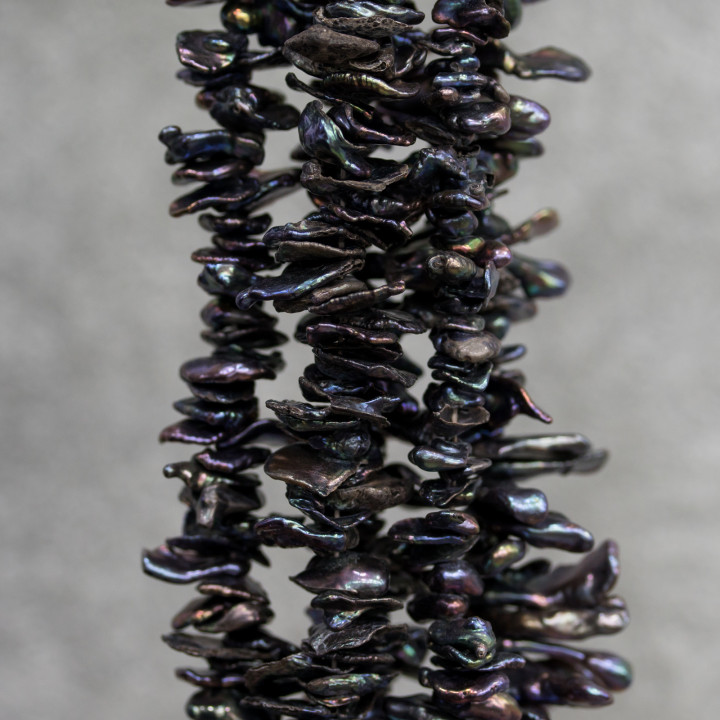 Peacock Scale Pearls with Side Oper 10-16mm Dark Grey