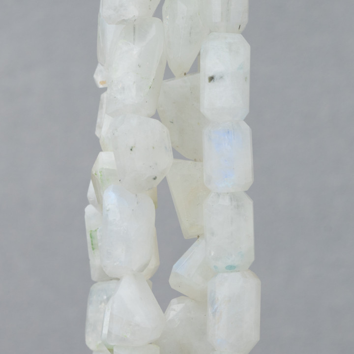 Pierres indiennes taillées à la machine Pierre irrégulière à facettes 14-15 cm Taille de fil 8-10 x 13 mm Pierre de lune blanche