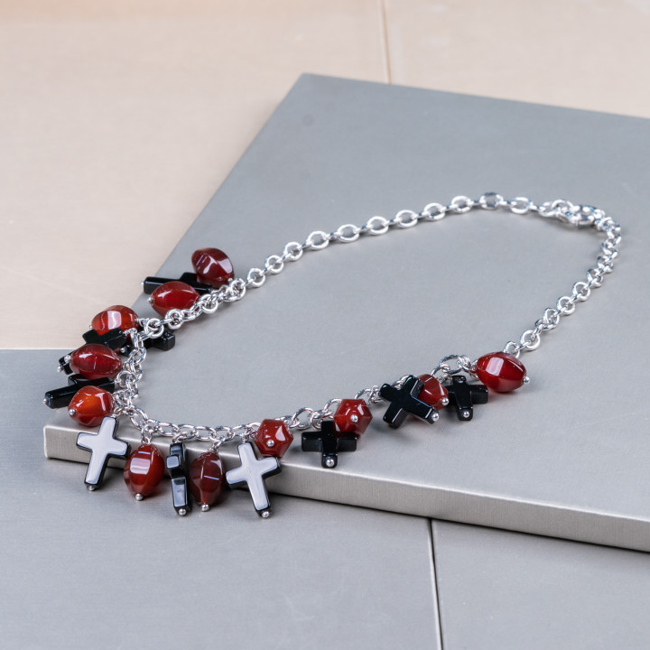 925 Silver Necklace: Elegance and Protection with Carnelian and Onyx