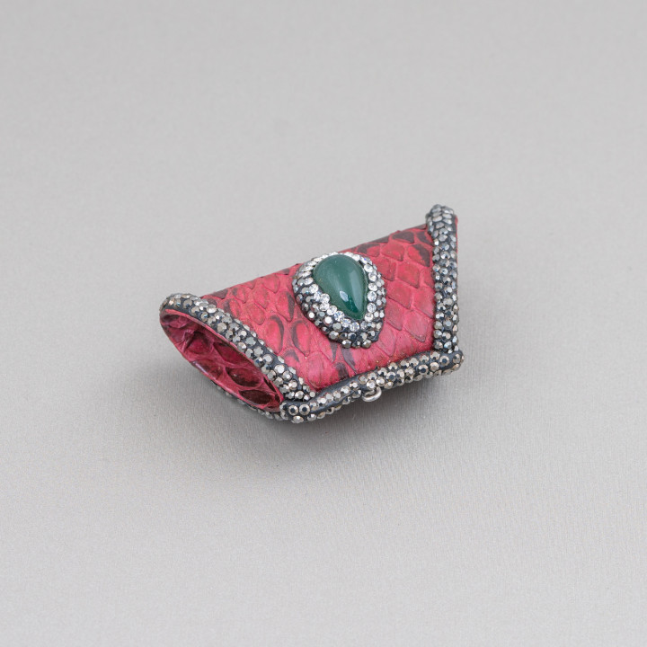 Einlegeteil aus Kunstleder mit Strass Markasit A Trapez mit harten Steinen 52 x 26 mm 1 Stück MOD15