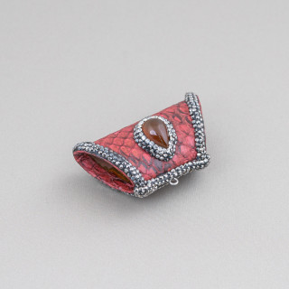 Composant d'intersection de similicuir avec strass marcassite un trapèze avec pierres dures 52x26mm 1pc MOD2