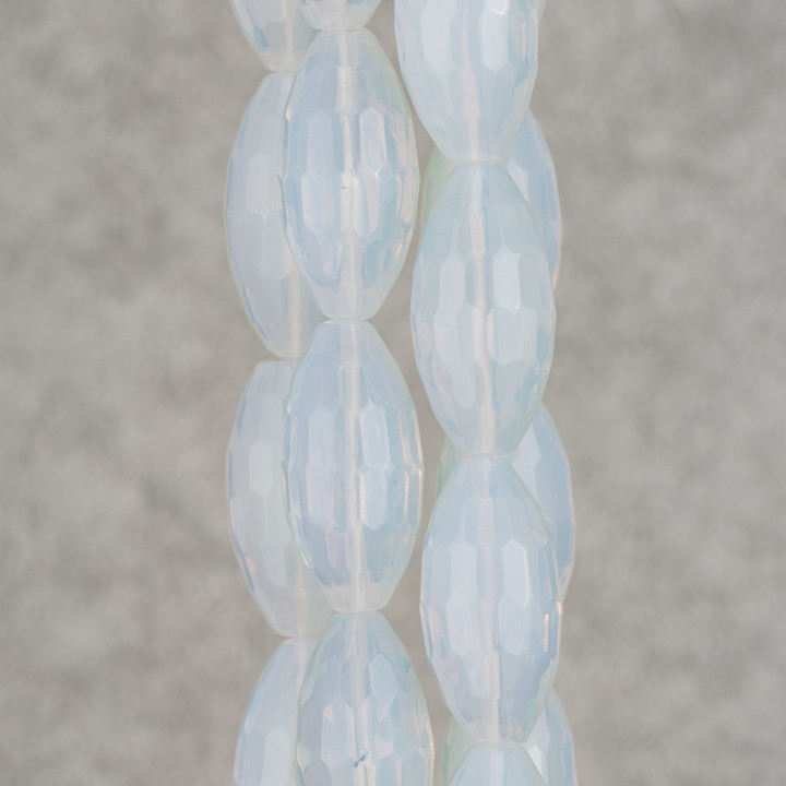 Opale Synthétique Riz Facette 15x30mm