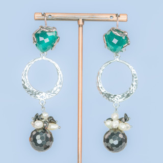 Hakenohrringe aus Bronze mit eingebettetem Katzenauge und Anhänger aus Steinen und Perlen MOD2