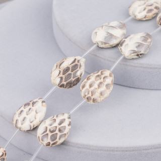 Perline A Filo Componente Di Similpelle Snake Skin Goccia Piatta 18x25mm 8pz Panna