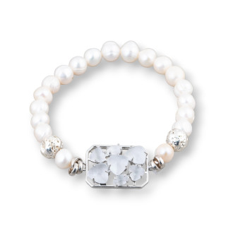 Armband aus beschnittenen Flussperlen 7,5-8,0 mm mit Lavastein und zentraler Bronze mit Katzenauge aus weißem Rhodium