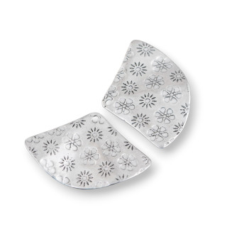 Colgante con componente de acero triangular ondulado forjado 28x20 mm 72 piezas