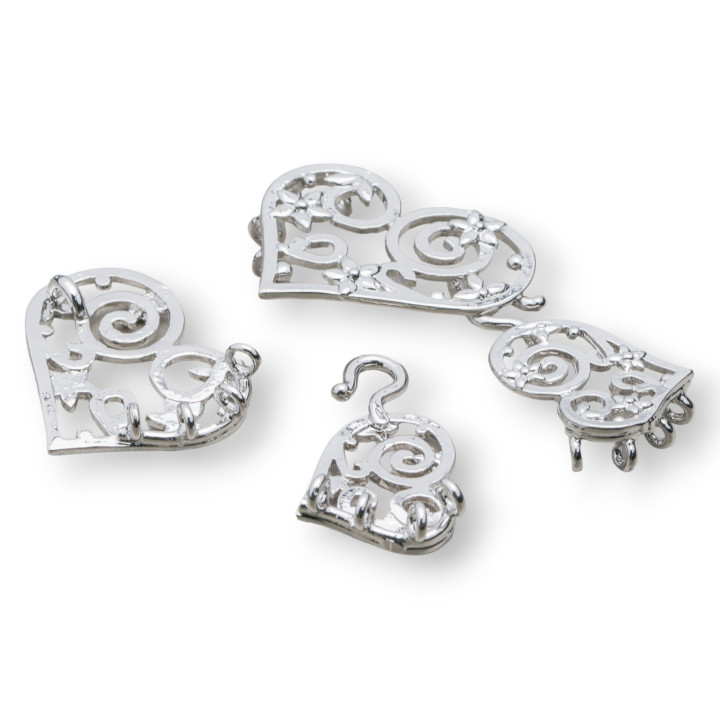 Verschluss aus perforiertem Messingherz 24x30mm 8 Paar Rhodium