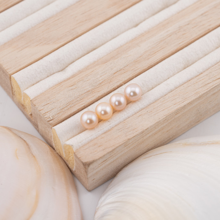 River Pearls 1 Round Hole (AAAA) 6,5-7,0mm 12 Pairs Pink