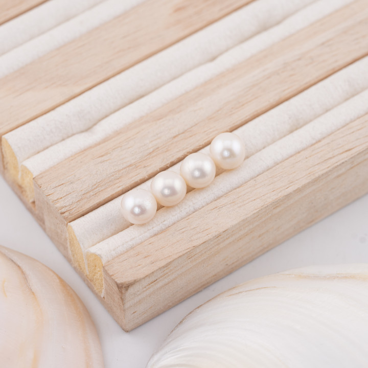 River Pearls 1 Round Hole (AAAA) 8.0-8.5mm 12 Pairs White