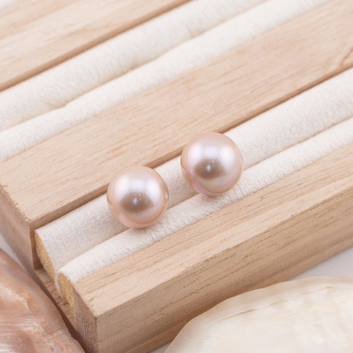 Freshwater Pearls 1 Round Hole (AAAA) 10.0-10.5mm 1 Pair Lilac