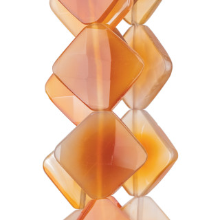 Roter Karneol Rhombus facettiert 36 mm klar