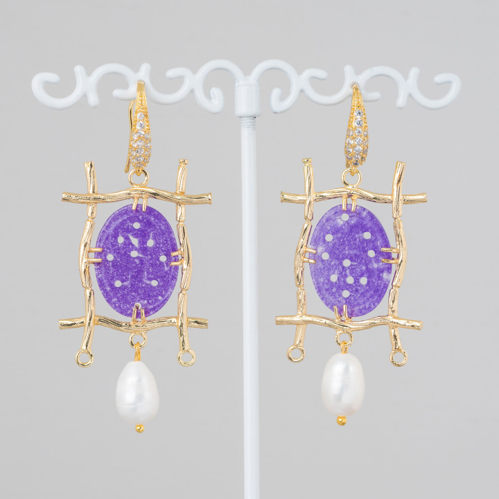 Pendientes de gancho de bronce con pedrería y componente de jade birmano con perlas de río 27x60 mm Morado