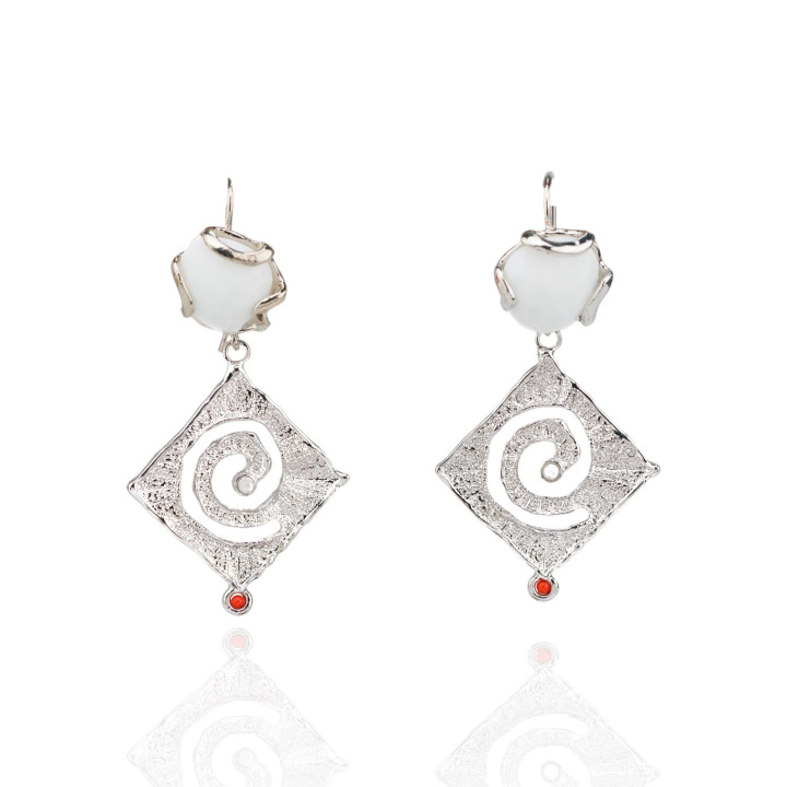 Bronze Earrings with Cat's Eye and Zamak Pendant 30x60mm White Rhombus