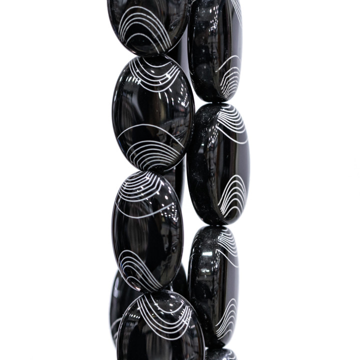 Onyx-Lasergravur, flaches Oval, 08 x 12 mm, gebogene Linien