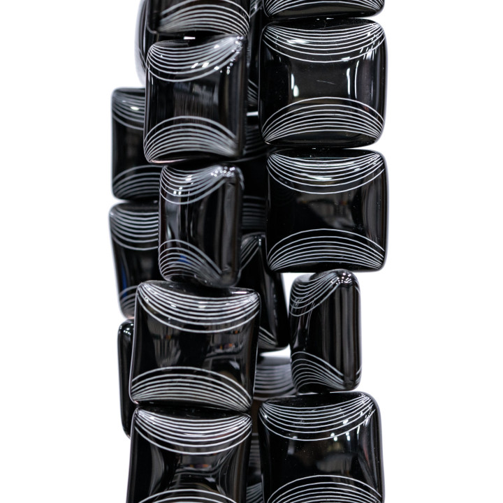 Onyx-Lasergravur, quadratisch, flach, 14 mm, gebogene Linien