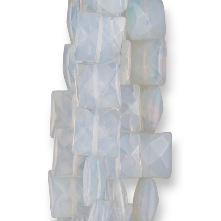 Synthetischer Opal, quadratisch, facettiert, flach, 16 mm