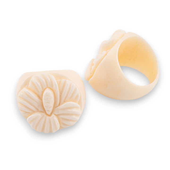 Bague en os naturel gravée à la main 24 mm MOD4