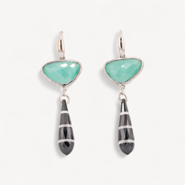 Boucles d'oreilles crochet en argent sterling 925 avec composant en bronze avec des yeux de chat et des zircons en forme de gout