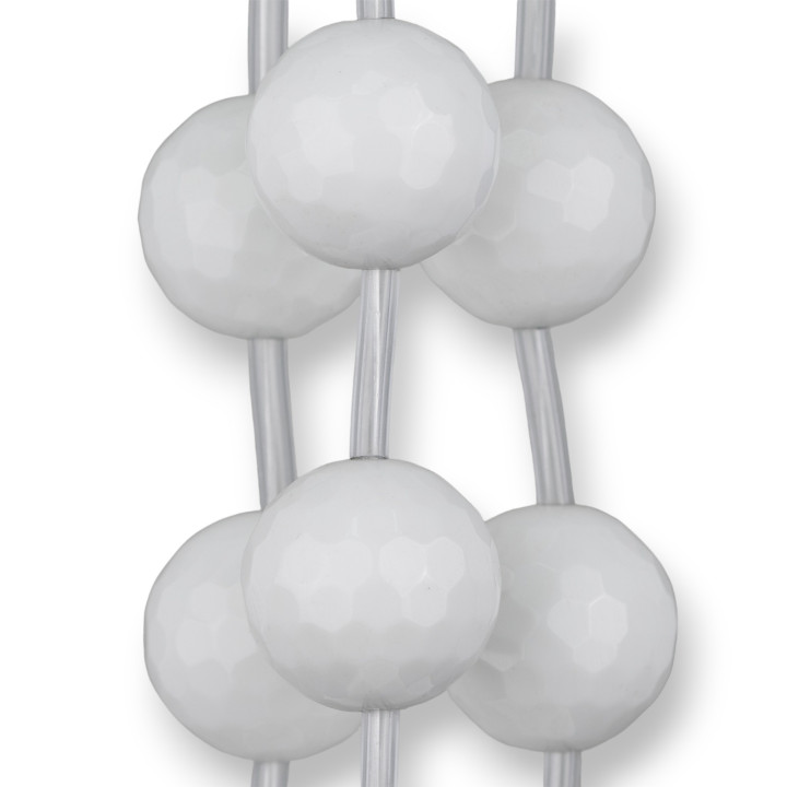 Weißer Achat facettiert Synt 28mm 8St