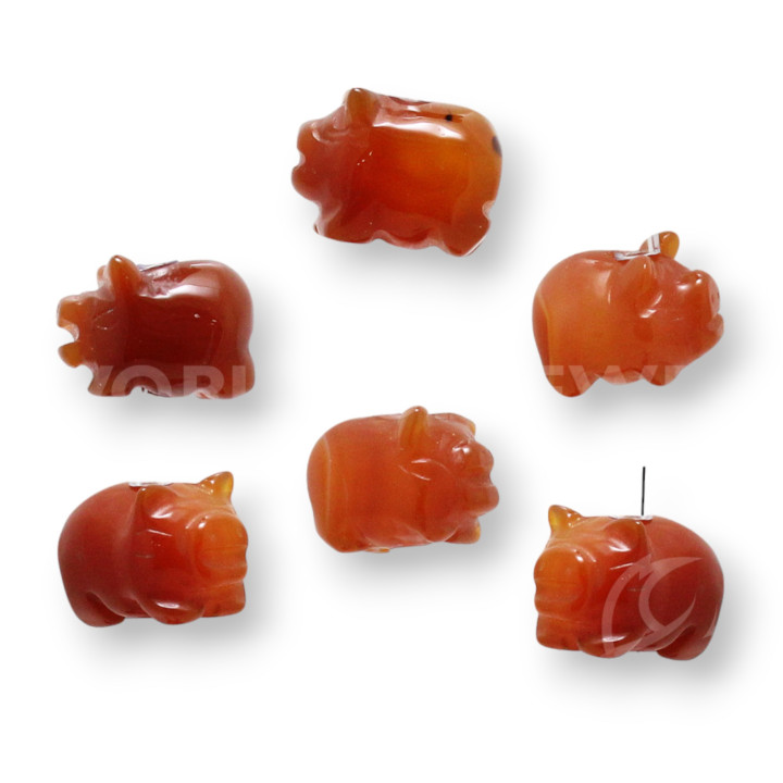 Red Agate Pigs 18x13mm 14pcs