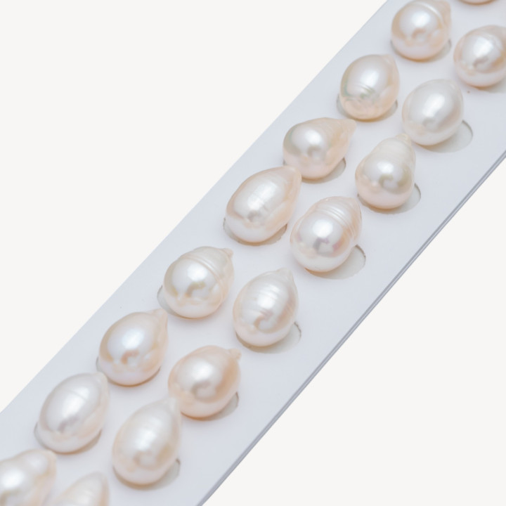 Cabochon River Pearls 1 Trou Goutte (AWE) 9,5-10,0x14mm 10Paires