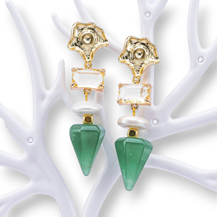 Boucles d'oreilles clous en bronze avec pierres semi-précieuses, cristaux et perles de rivière 18x62mm blanc vert