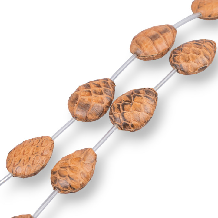 Cuentas de alambre Componente de cuero Piel de serpiente Gota plana 18x25mm 8pcs Marrón