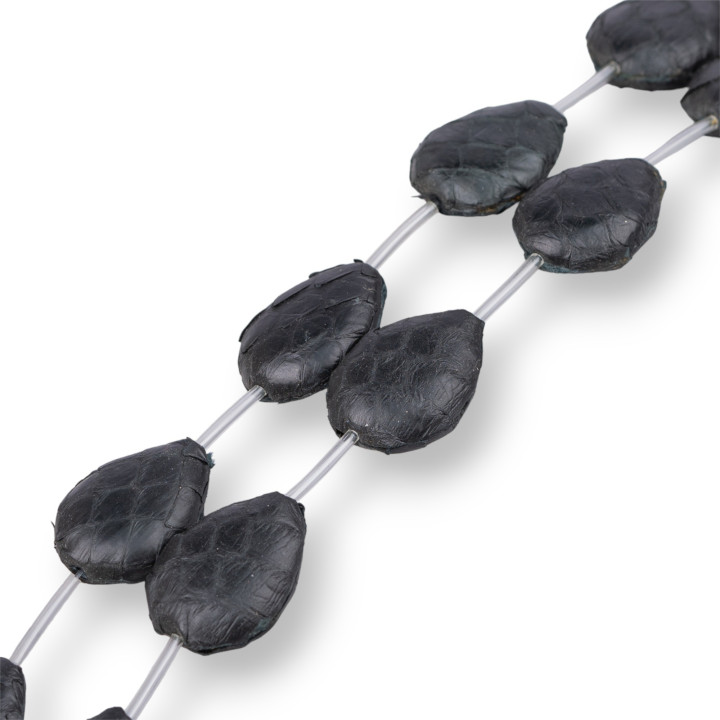 Cuentas de hilo Componente de cuero Piel de serpiente Gota plana 18x25mm 8pcs Negro