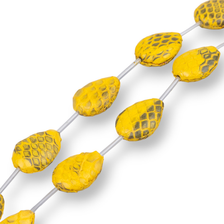 Cuentas de hilo Componente de cuero Piel de serpiente Gota plana 18x25mm 8pcs Amarillo