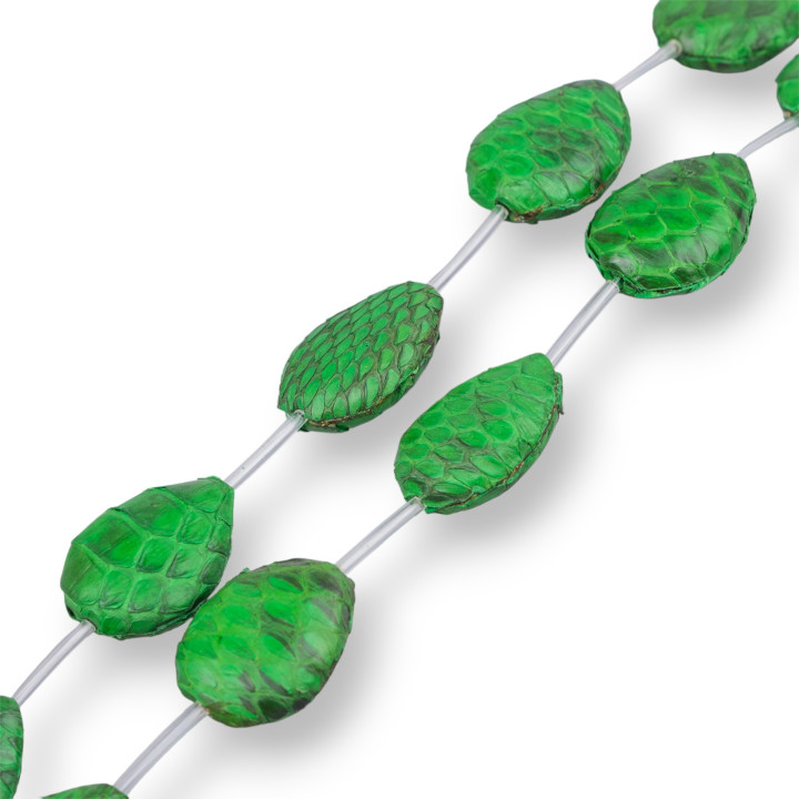 Cuentas de hilo Componente de cuero Piel de serpiente Gota plana 18x25mm 8pcs Verde