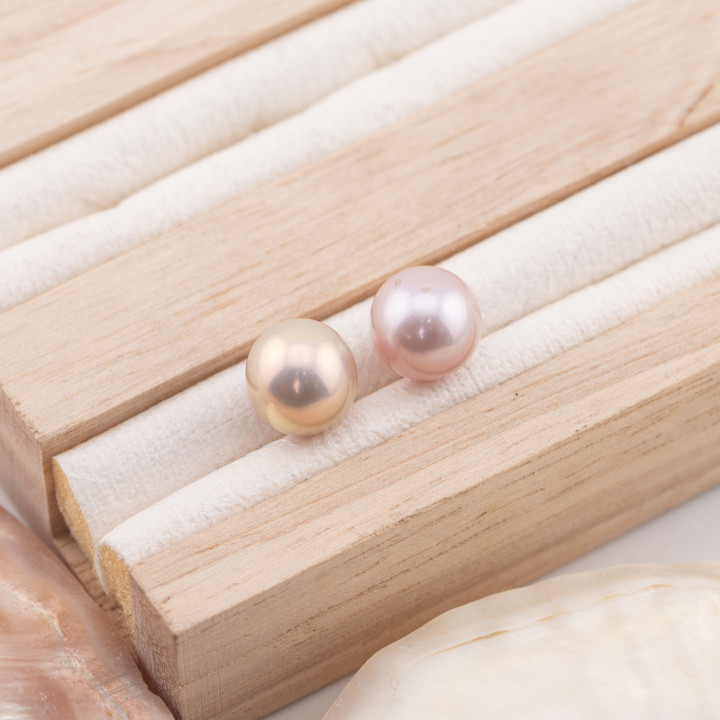 River Pearls 1 Hole Round (AAAA) 9.5-10.0mm 1 Pair Lilac