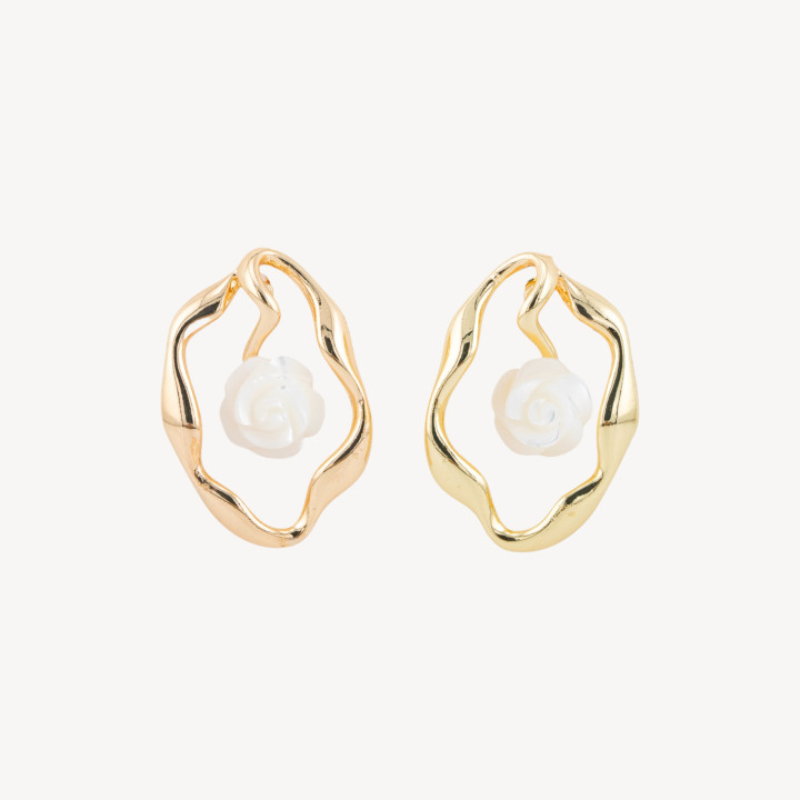 Bronze Earrings With Mother Of Pearl Flowers 20x28mm Gold