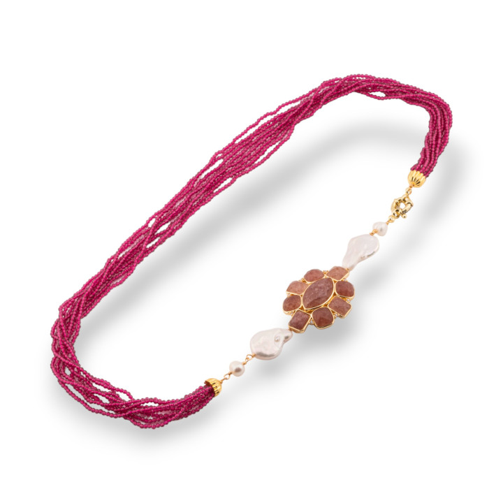 Mehrsträngige Bijoux-Halskette aus CZ-Kristallen mit Flussperlen und zentralen Steinen sowie einem 60 cm großen Bronze-Rubin