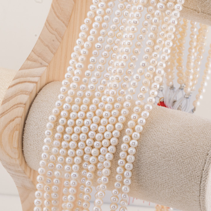 Perles de rivière rondes 4.0-4.5mm AAAA+ Blanc