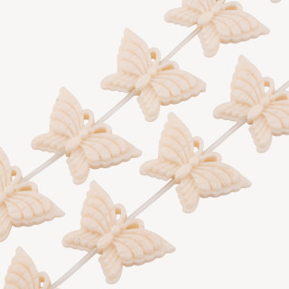 Fili di Perline In Resina A Forma di Farfalla 39x25mm 11pz Incisione Fronte Retro Bianco