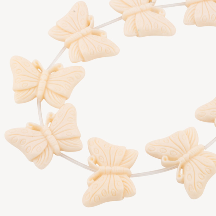 Fili di Perline In Resina A Forma di Farfalla 40x27mm 11pz Incisione Fronte Retro Bianco