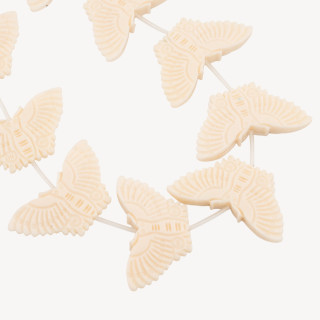 Fili di Perline In Resina A Forma di Farfalla 55x28mm 11pz Incisione Fronte Retro Bianco