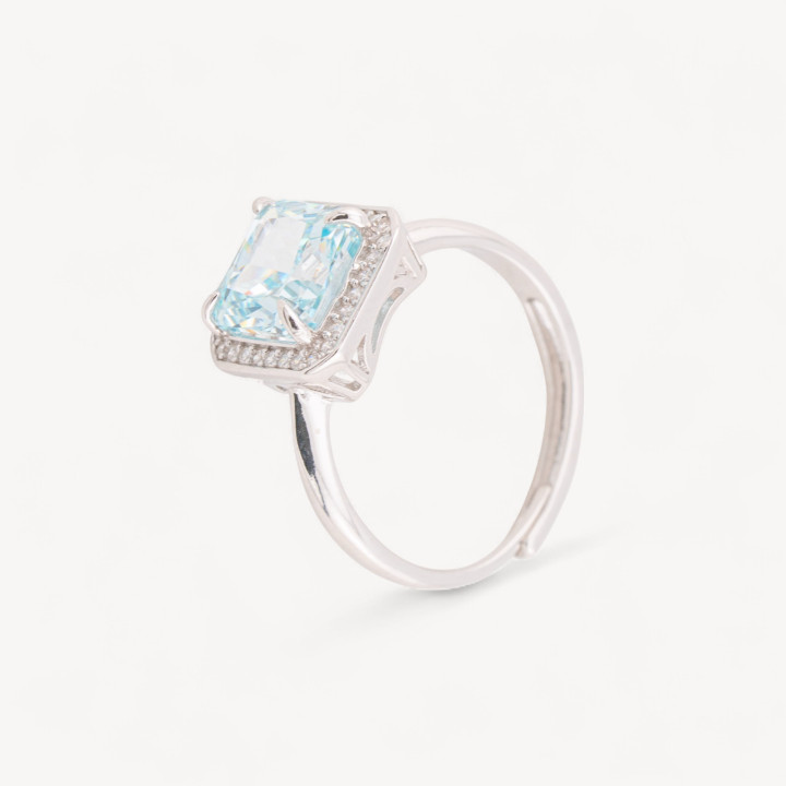 Anello In Argento Con Corindone Blu