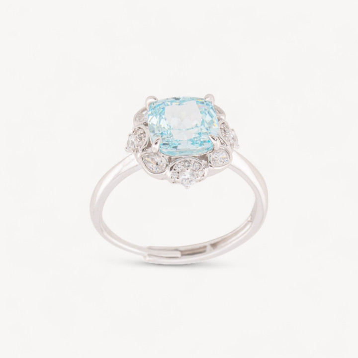 Anello In Argento Con Corindone Blu