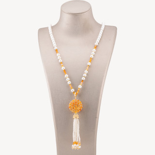 Collana Bijoux Di Pietre Dure Con Perla Di Maiorca e Centrale Di Bronzo Filigrana E Nappine 90cm Dorato Corniola