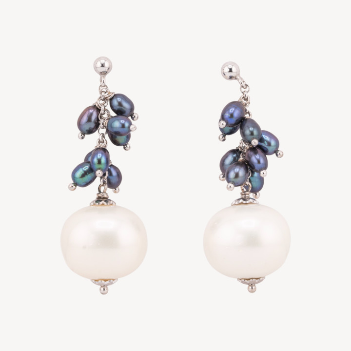 Orecchini A Perno Di Argento 925 Con Grappoli Di Perle Di Fiume E Perle Di Maiorca