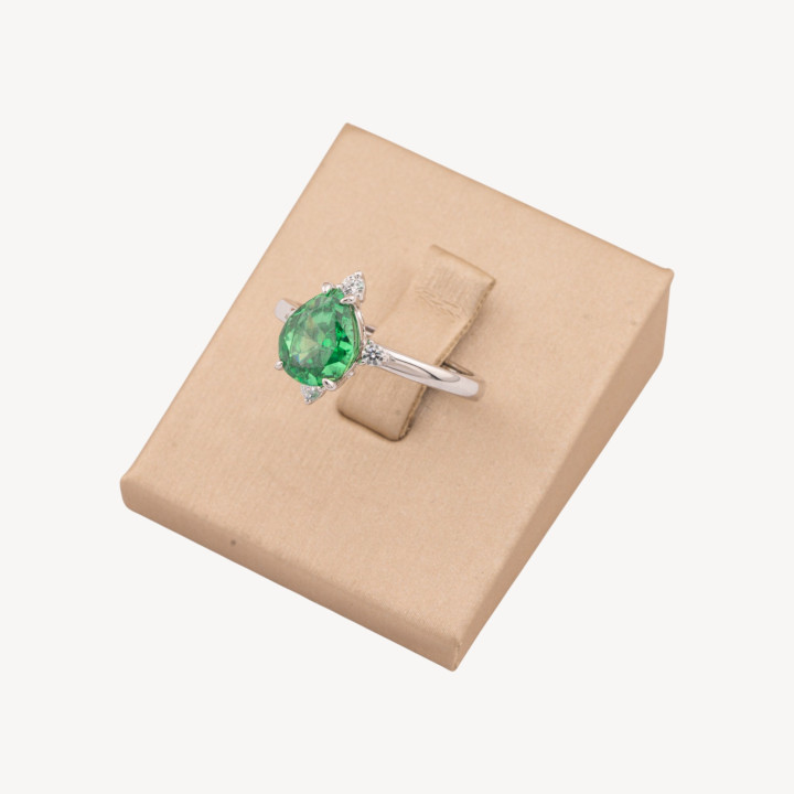 Anello Gioiello In Argento 925 Regolabile Con Corindone Sintetico Goccia Verde Rodiato JL200049