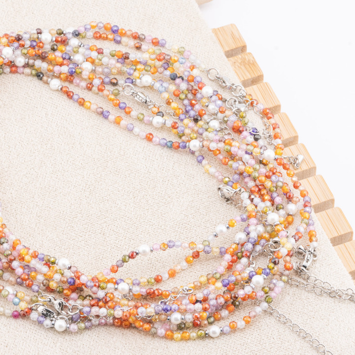 Collana con Cristalli Multicolor E Perle Di Maiorca Con Chiusura e Catenina In Acciaio Rodiato 10pz