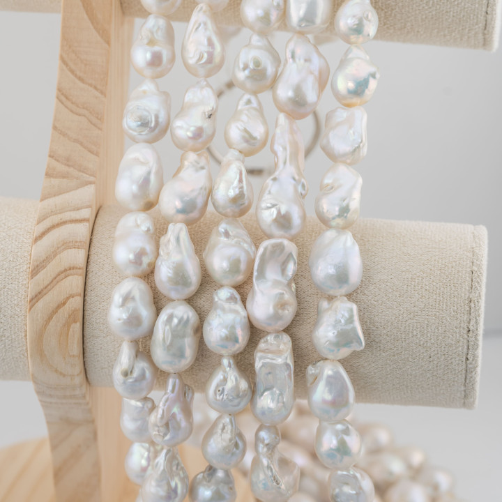 Perles de rivière baroques en forme de larme (NQS) 80-85gr Blanc