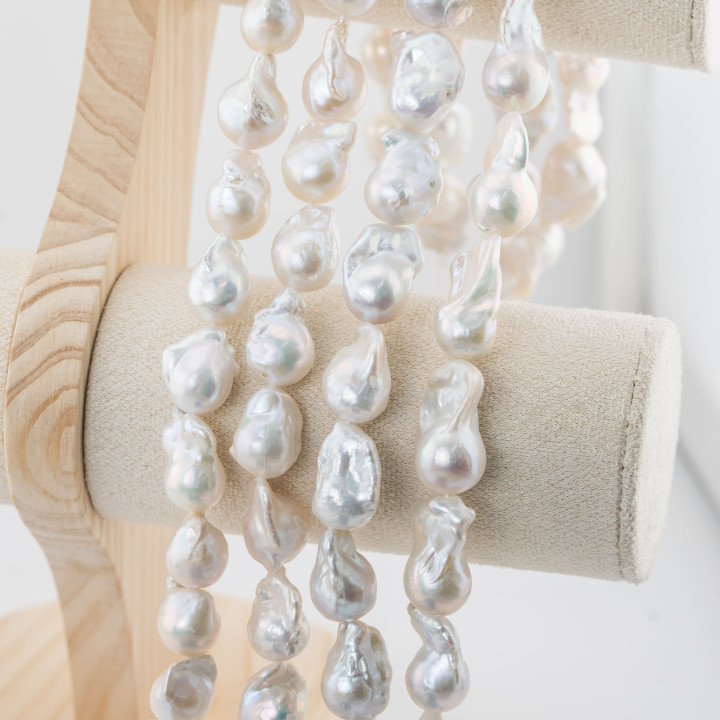 Baroque Drop River Pearls (NBQ) 75-80gr White