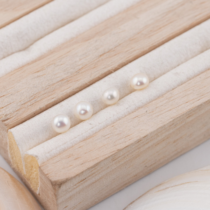 Perle Di Fiume Bottoni Cabochon 1 Foro  (AAAA)  4,5-5,0mm 12 Paia Bianco