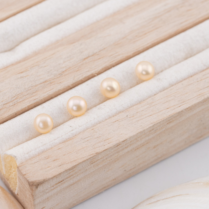 Perle Di Fiume Bottoni Cabochon 1 Foro  (AAAA)  5,0-5,5mm 12 Paia