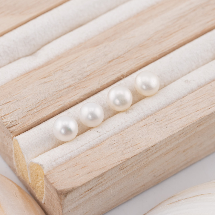 Perle Di Fiume Bottoni Cabochon 1 Foro  (AAAA)  6,0-6,5mm 12 Paia Bianco