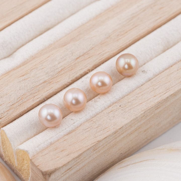 Perle Di Fiume Bottoni Cabochon 1 Foro  (AAAA)  6,5-7,0mm 12 Paia Lilla