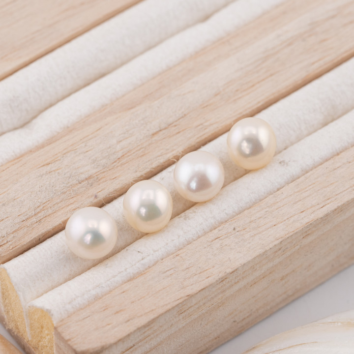 Perle Di Fiume Bottoni Cabochon 1 Foro  (AAAA)  7,5-8,0mm 12 Paia Bianco